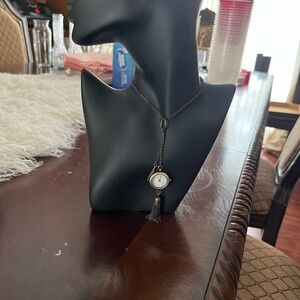 Elegant Gold and Black Pendant Necklace